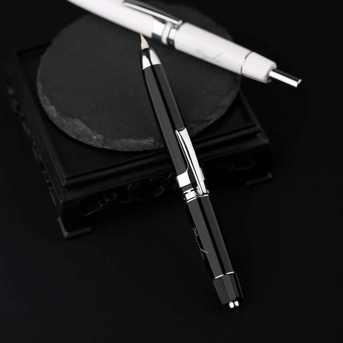 Majohn A3 Fountain Pen Retractable Extra Fine Nib with Converter Case Set Black with Silver Clip