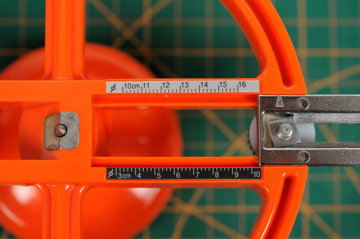 NT Cutter Heavy-Duty Circle Cutter,3 - 16cm (C-2500P)