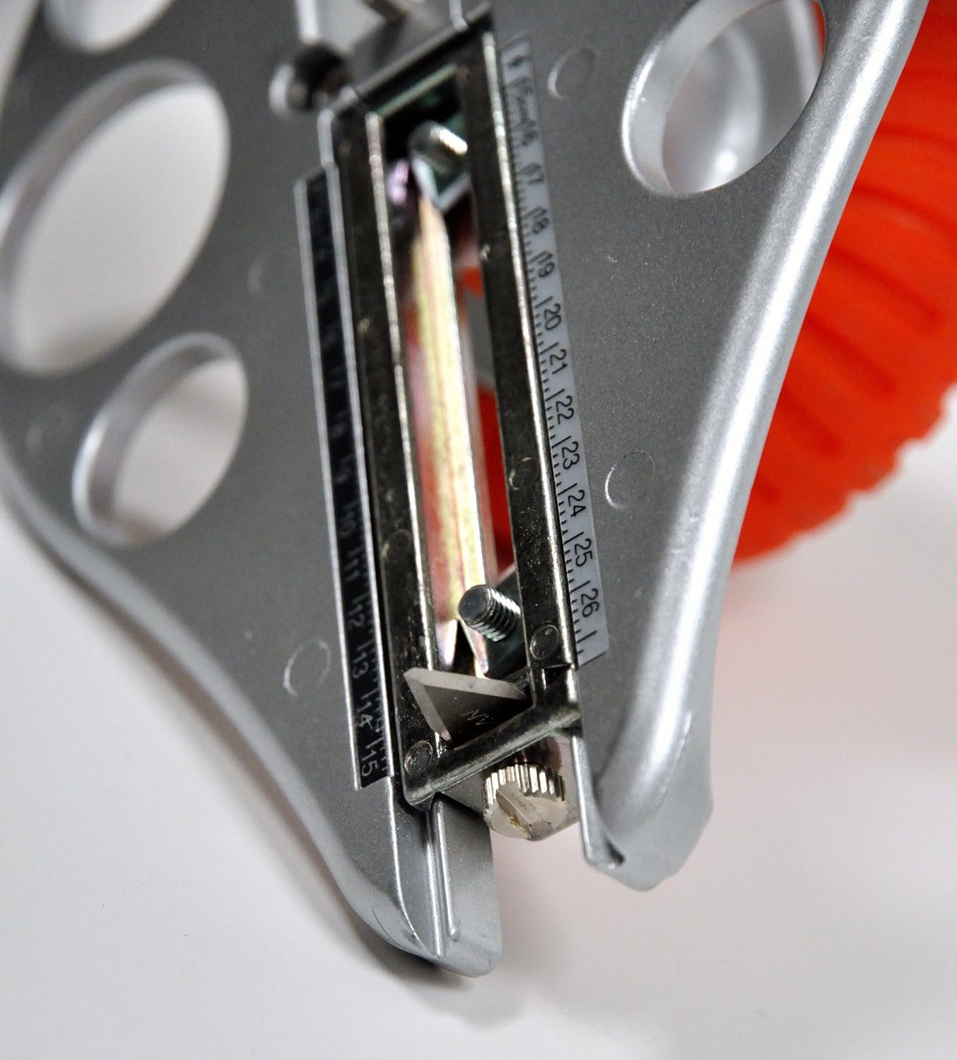NT Cutter Heavy-Duty Circle Cutter,3 - 26cm (C-3000GP)