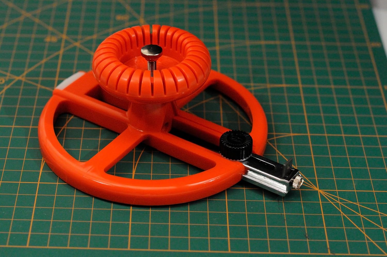 NT Cutter Heavy-Duty Circle Cutter,3 - 16cm (C-2500P)