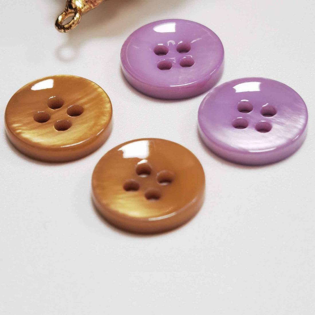 Round mother-of-pearl buttons (15mm), 4-hole set: dark brown, light green, pale pink