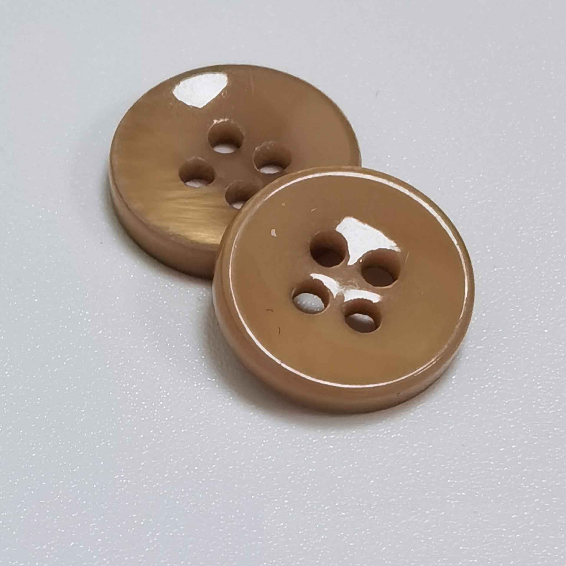 Round mother-of-pearl buttons (15mm), 4-hole set: caramel tan brown