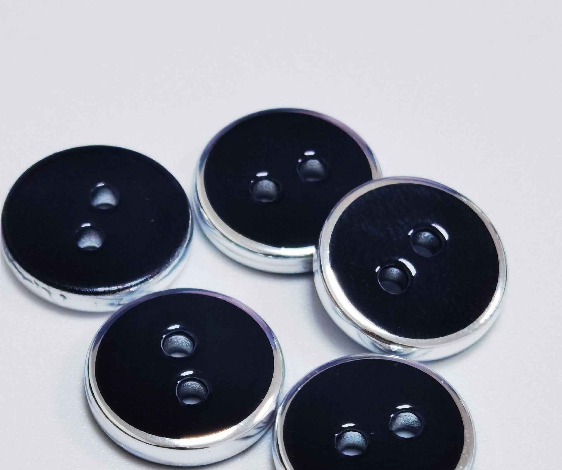 Round 2-hole freshwater shell buttons, dark navy with silver edge (pack)