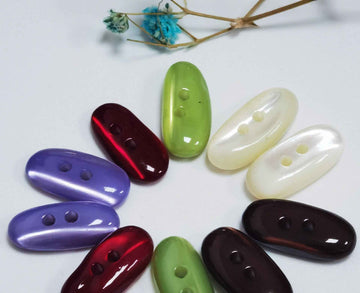 Ovale Perlmutt-Knöpfe mit 2 Löchern, mehrfarbig: grün, violett, rot, weiß