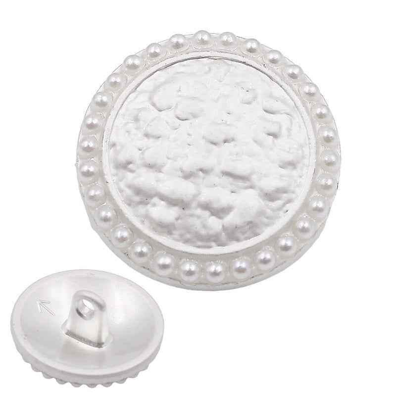 Mist silver round button with faux pearl trim; textured face and metal shank (18–22mm)