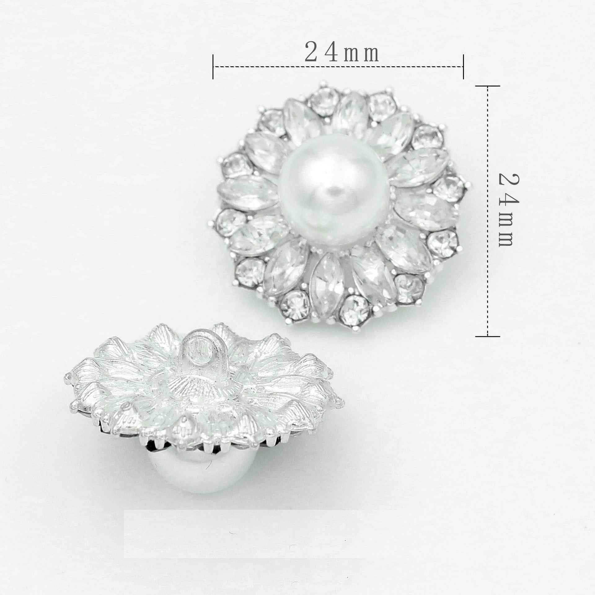 Runder Kristallknopf mit Perlenimitat und klaren Strassblättern, Größe 24 mm