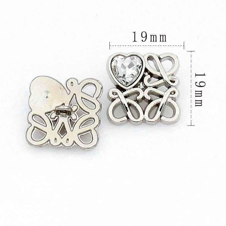 Silver square filigree button with clear heart glass, 19 mm size