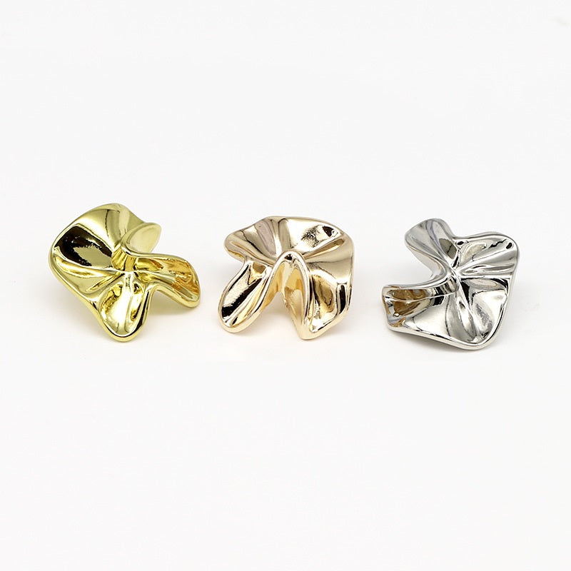 Geometric floral metal shank buttons: gold, light gold, light silver (48 pcs)