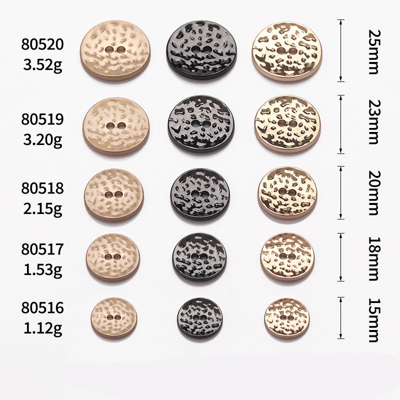 Button sizes shown: 15–25 mm diameter, weights 1.1–3.5 g, two-hole metal