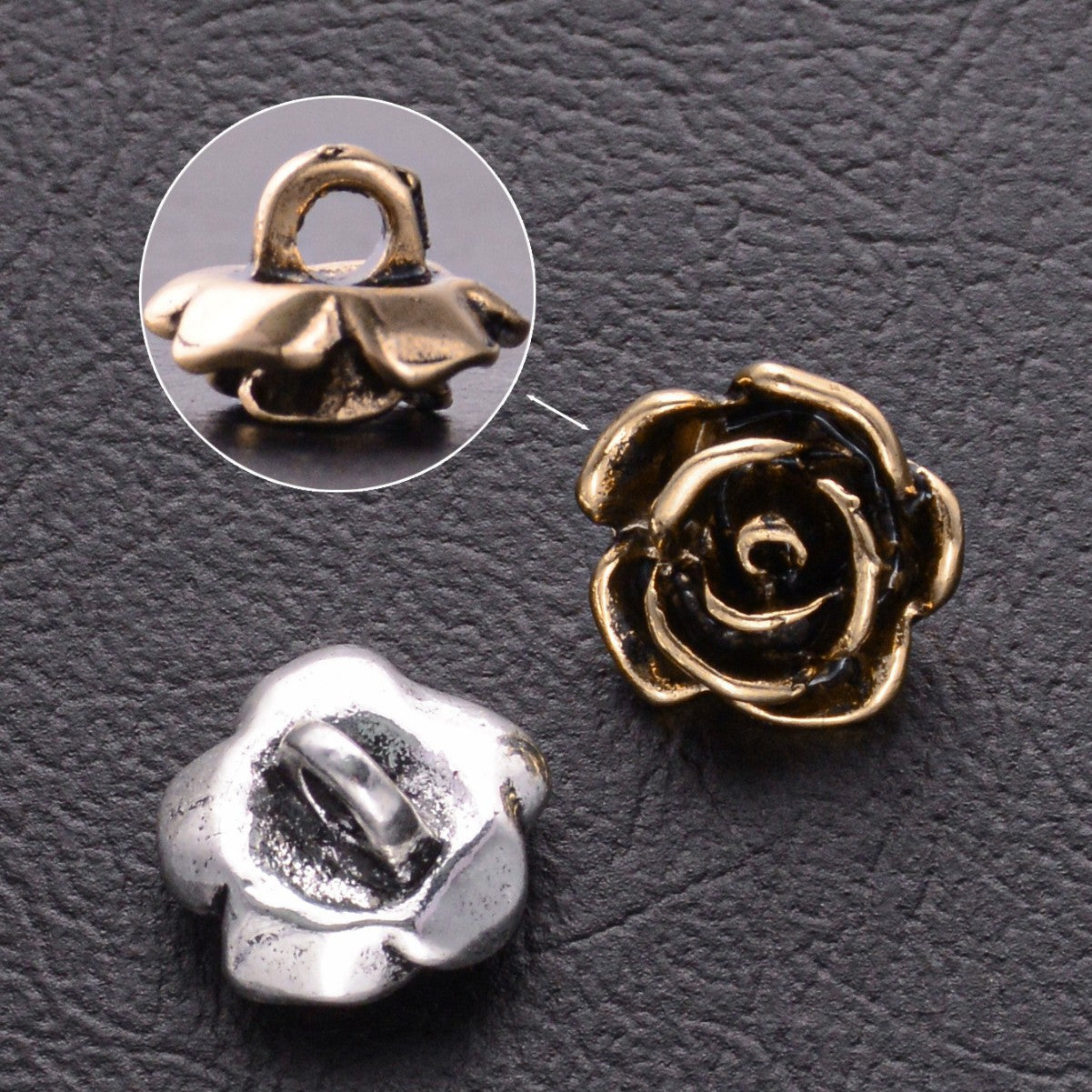 Rosen-Metallknöpfe, Vorder- und Rückansicht, Schlaufe in Gold und Silber