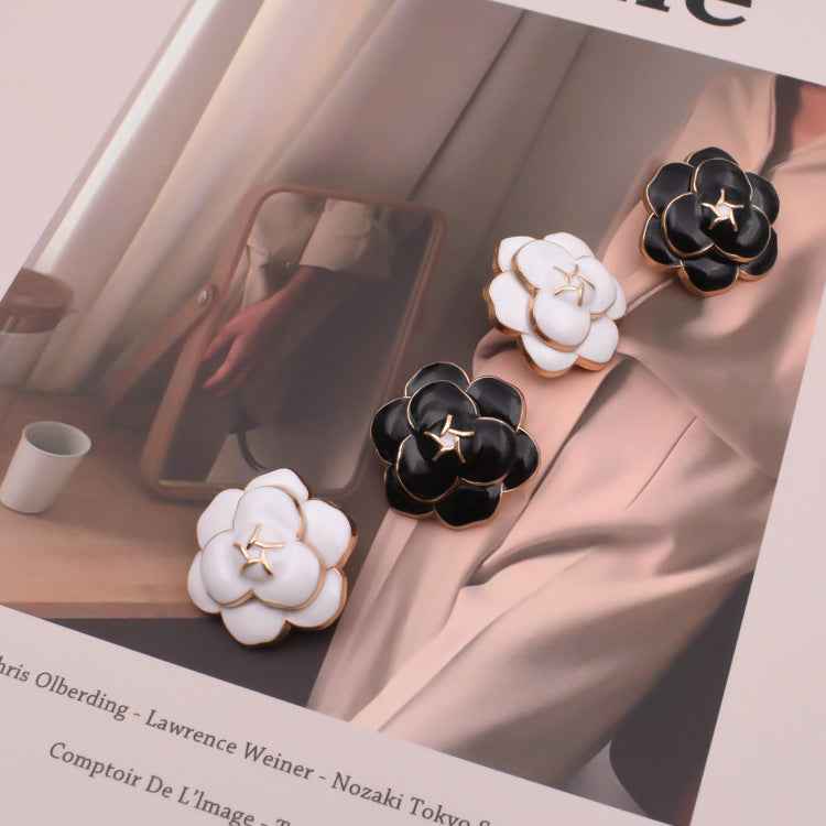 Camellia metal shank buttons set, black and white flowers with star centers