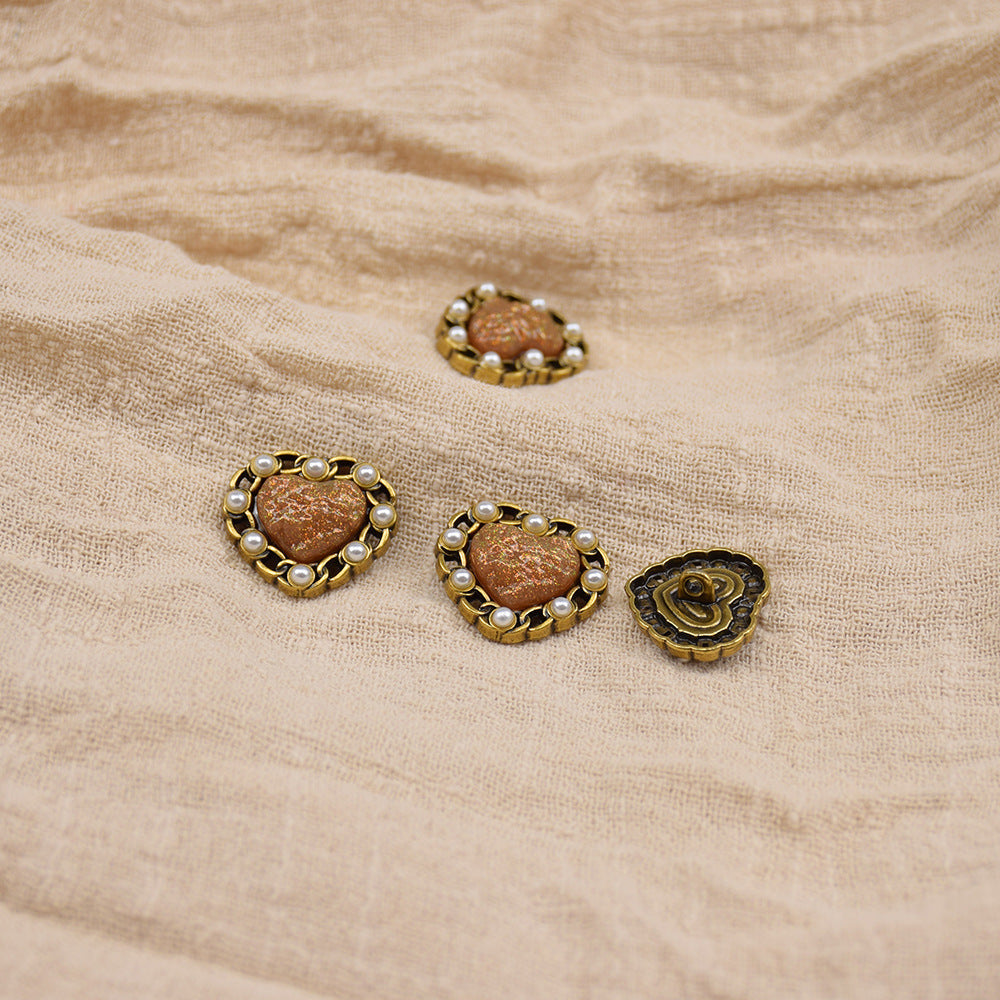 Heart-shaped vintage resin metal buttons, brown with pearl trim, gold-tone, 20–23mm
