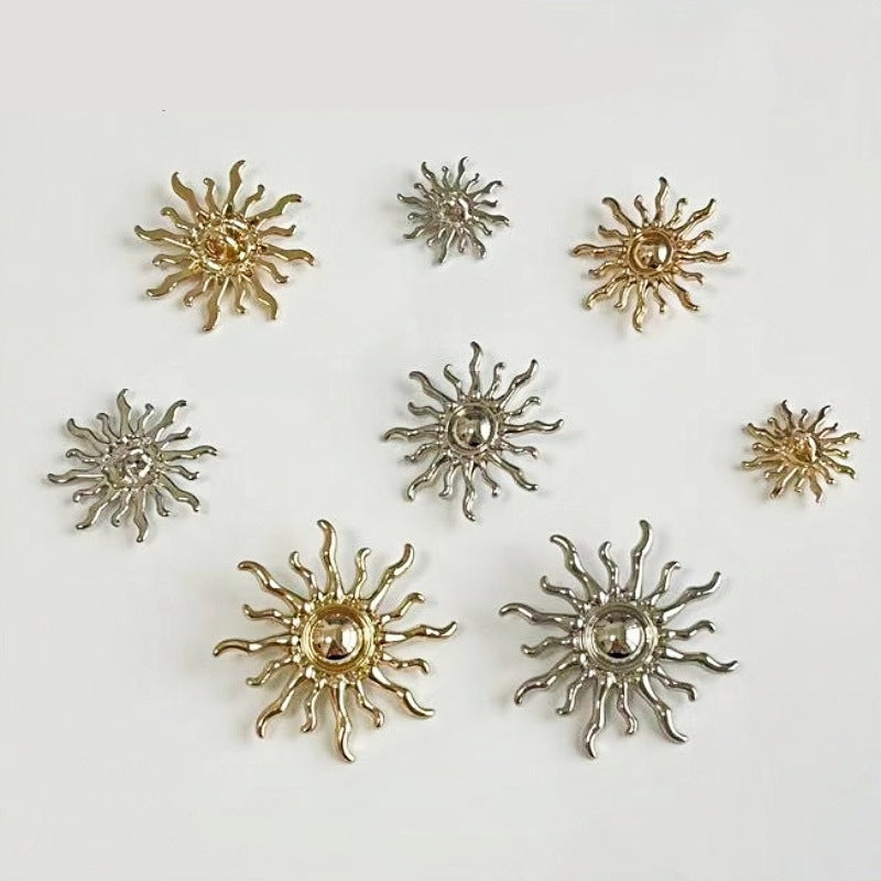 Sun-shaped metal shank buttons set, gold and silver finishes, assorted sizes