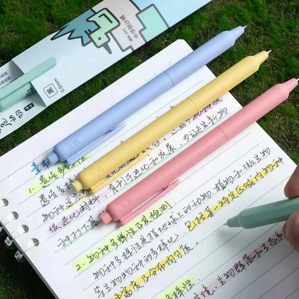 M&G Endangered Animals Click Neutral Gel Pens 0.5mm 5 Pack