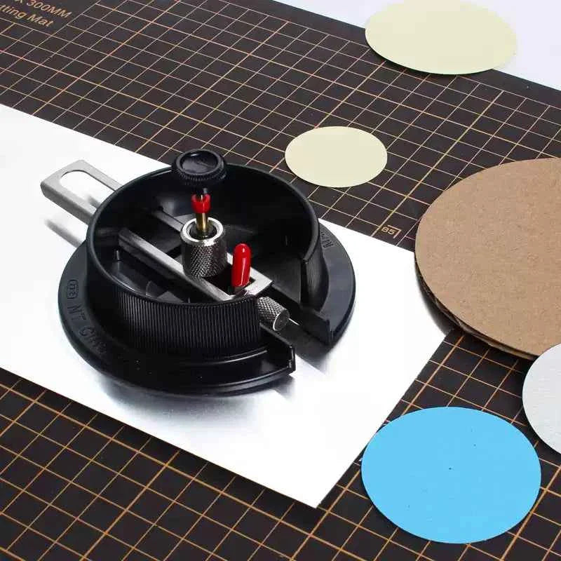 NT Cutter Circle Cutter 1.8 – 17cm Diameter (C-1500P) Black