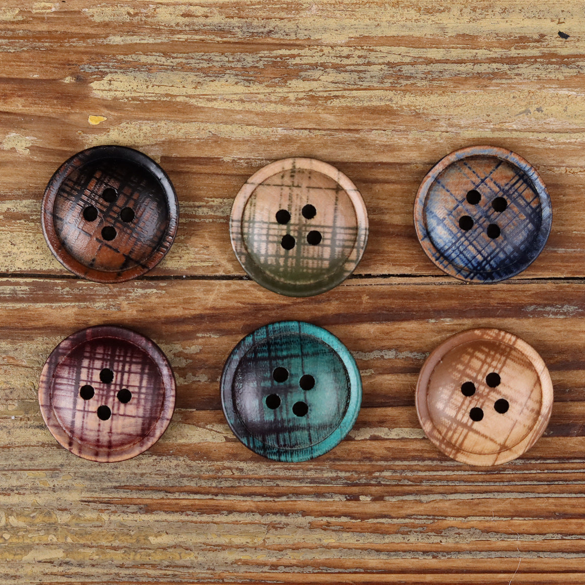 Assorted 4-hole round buttons, plaid patterns on round fabric with four holes