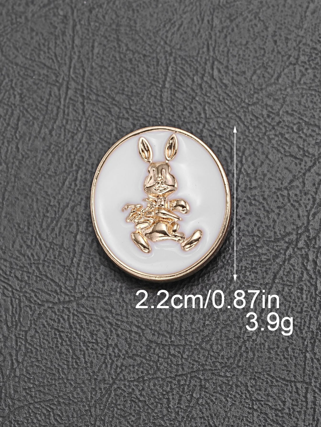 White gold oval shank button with rabbit pattern, 22mm
