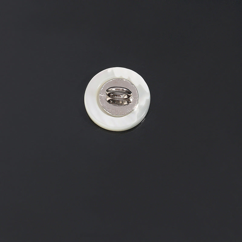 Weiße Trocas Shell-Style Knöpfe, Rückansicht mit Metallshank