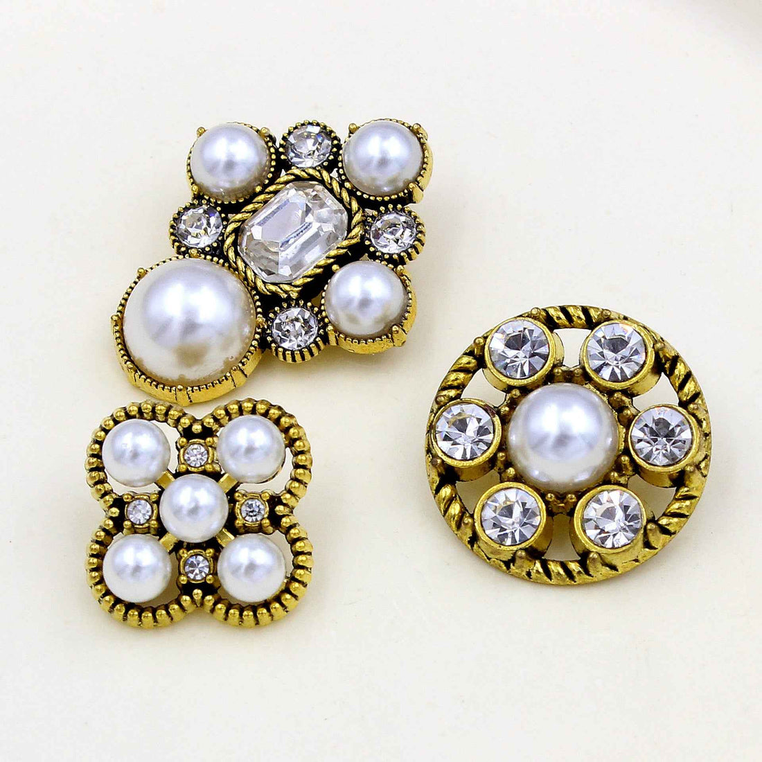 Baroque pearl & rhinestone buttons set: gold and silver round designs with sparkles