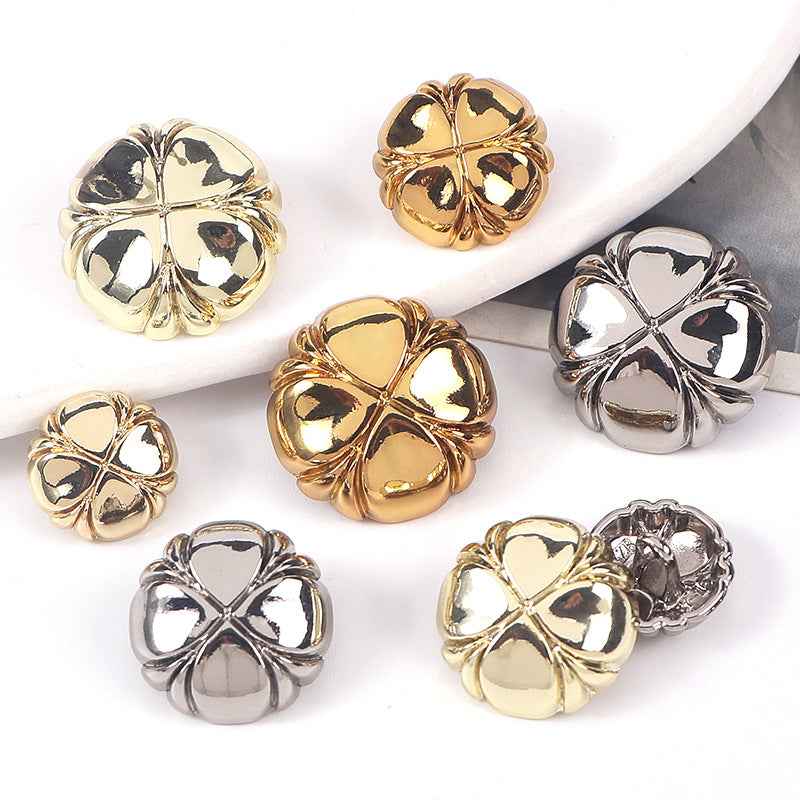 Goldfarbene gewölbte Clover-Metallknöpfe mit Schaft (30er Pack)