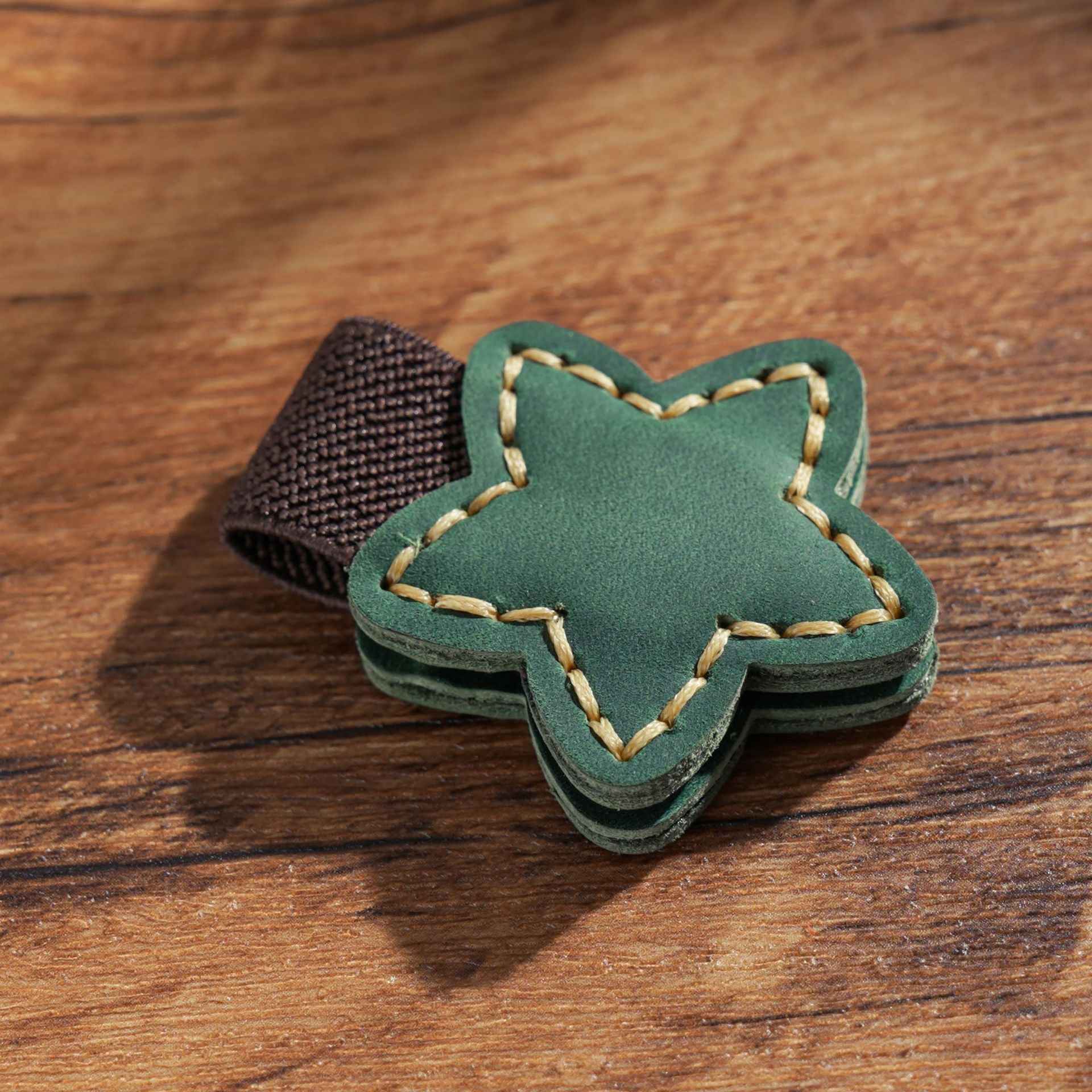 2pcs Star Magnetic Leather Bookmarks Clips Dark Green