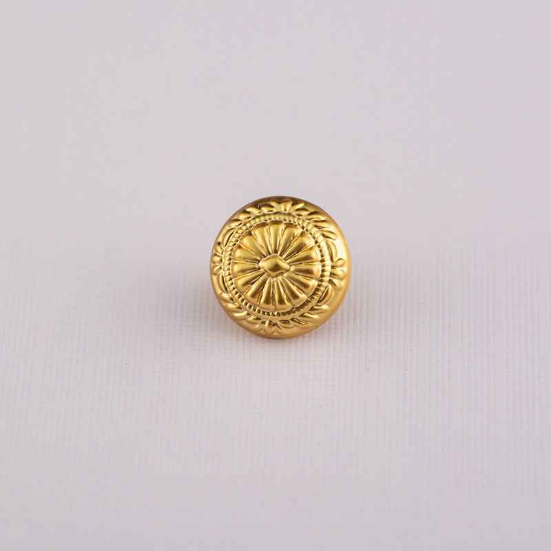 Gold 10mm vintage Chinese-style shirt button, ornate round front detail