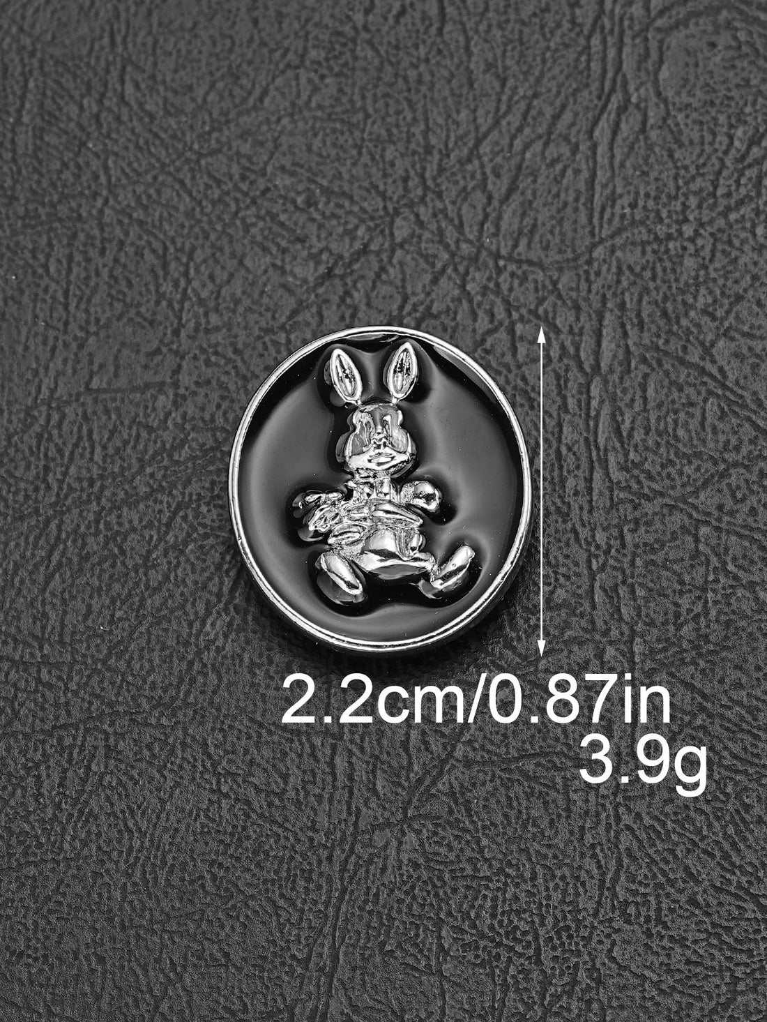 White gold oval shank button with rabbit pattern, 22mm