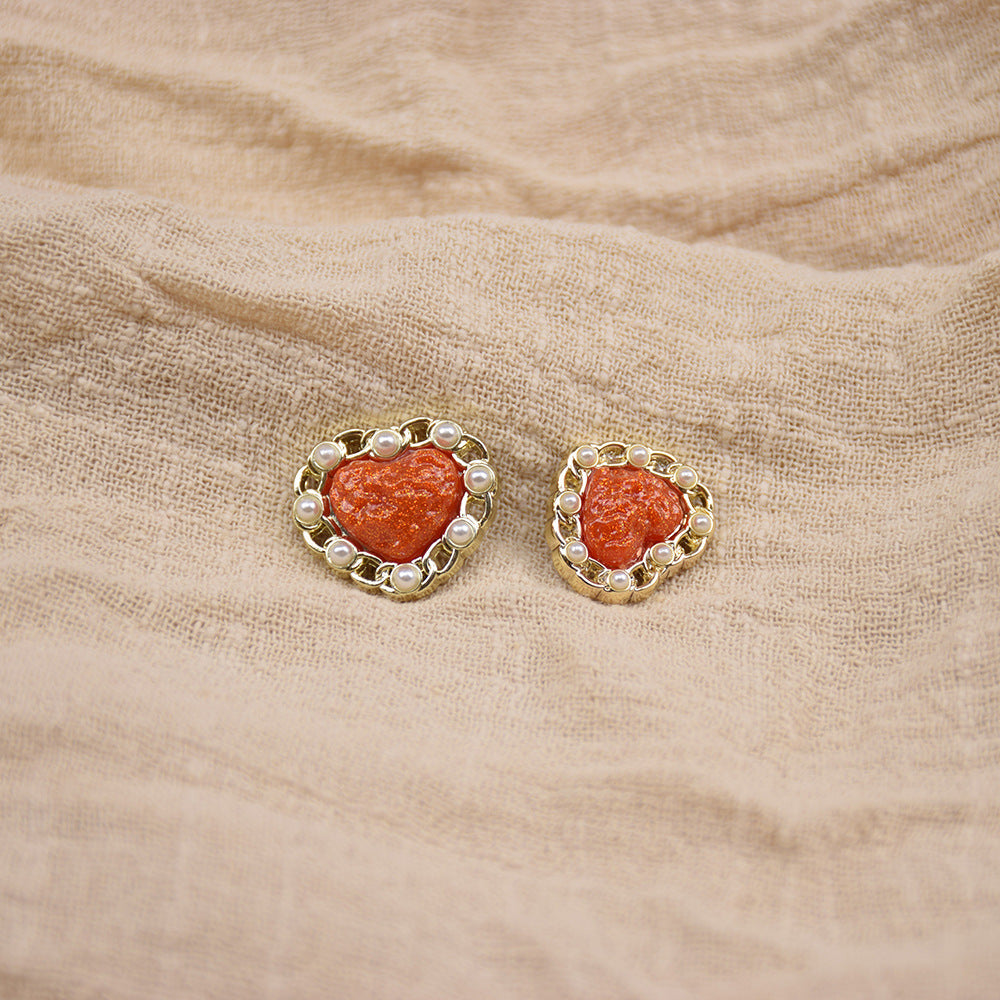 Heart-shaped vintage resin metal buttons, orange-red with pearl trim, gold-tone, 20–23mm