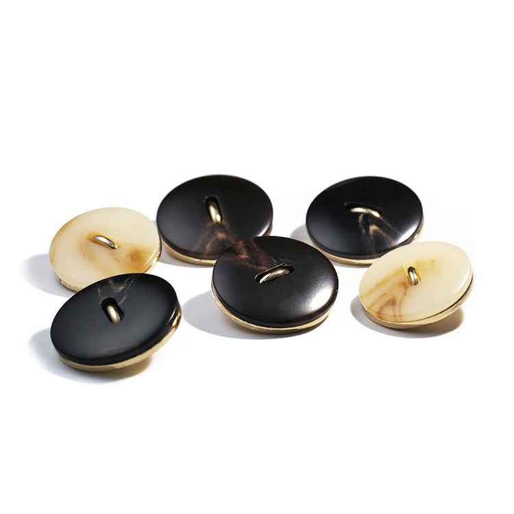 Runde Harzknöpfe in Beige und Schwarz, goldfarbener Ösenstiel, 20 Stk.