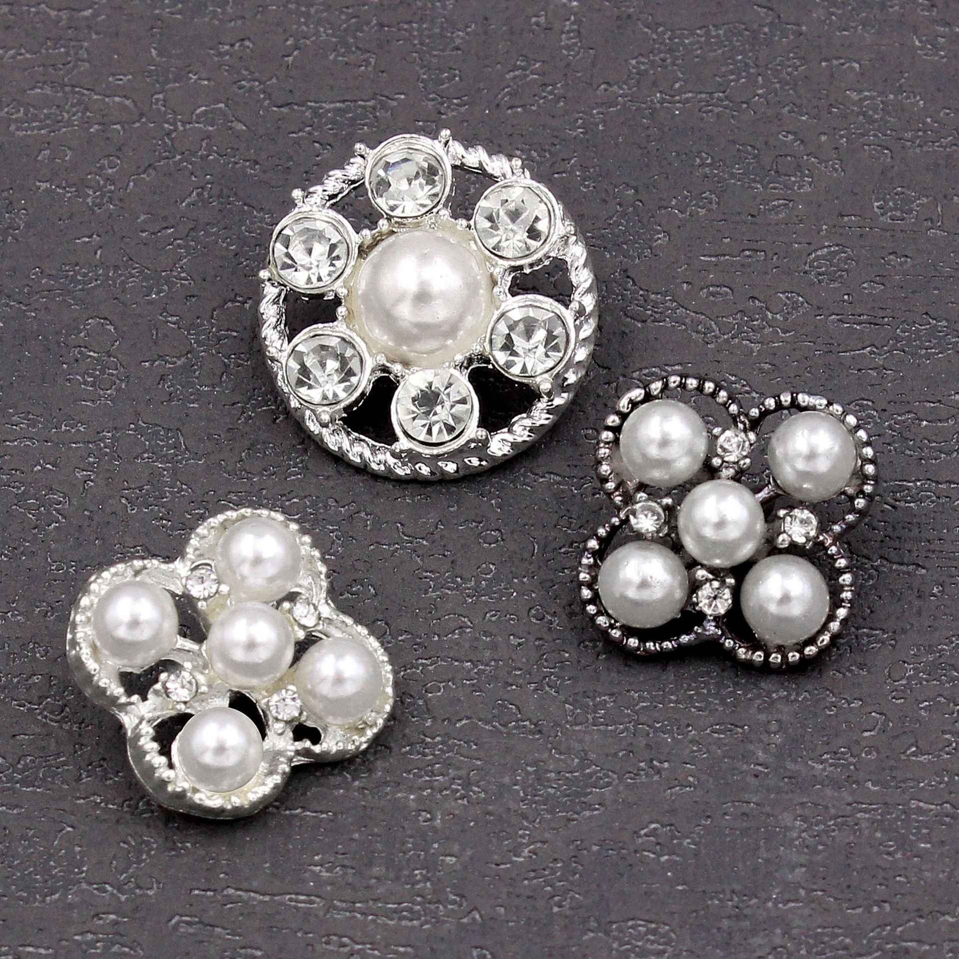 Silver baroque pearl & rhinestone buttons: round and heart-shaped designs
