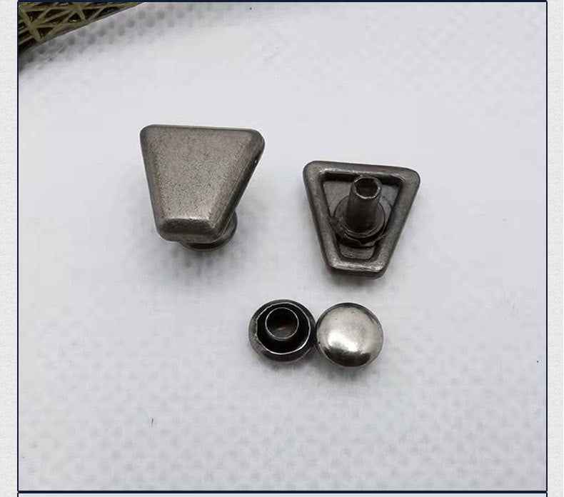 Vintage triangle rivet studs, antique zinc alloy silver (11mm) — front faces