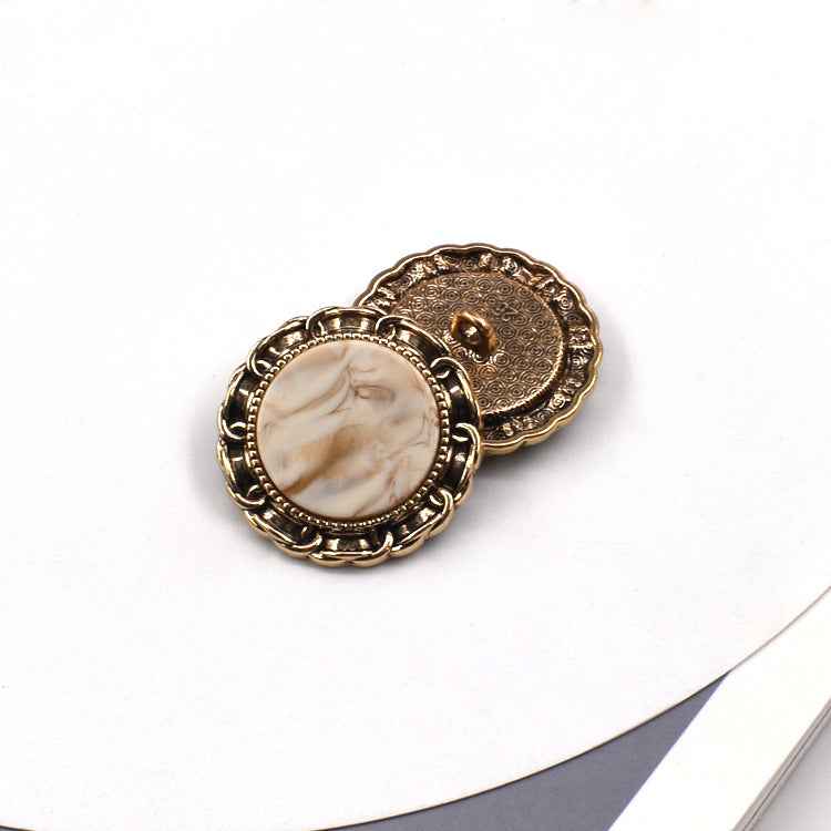 Cremefarbene Resin-Dome Knöpfe mit goldfarbenem Rand, runder Schaft, 18/23/25 mm