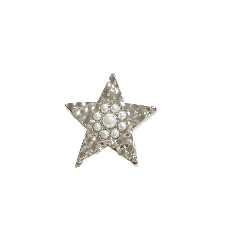 Silver wavy star metal shank button with pearl accents, single piece