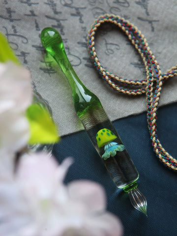 Lemon Green Jellyfish Glass Dip Pen – Transparent Art Glass Nib Pen for Ink Swatching & Calligraphy