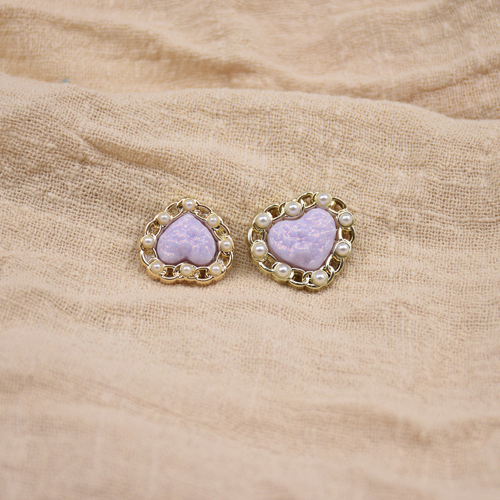 Heart-shaped vintage resin metal buttons, lavender with pearl trim, gold-tone, 20–23mm