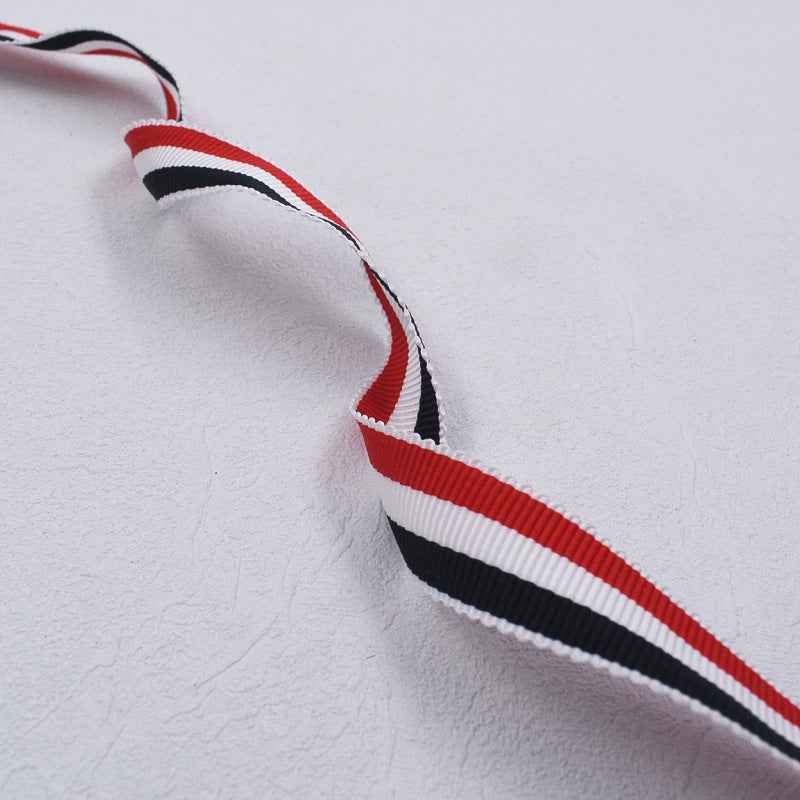 Cinta para sombrero a rayas rojo, blanco y azul, con borde de hilo