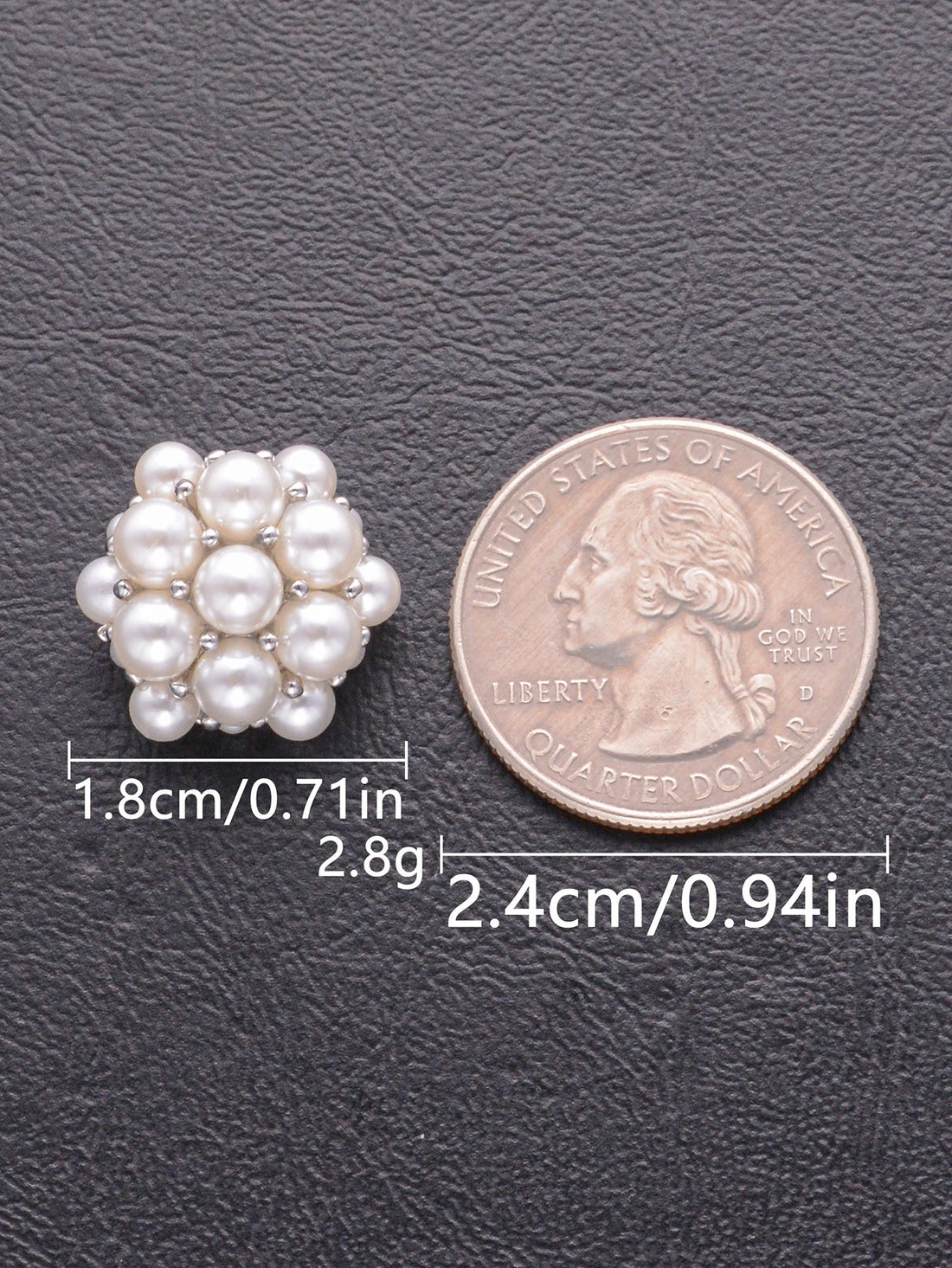 Blumige Zierknöpfe aus Metall mit 3D Perlen, weiß, ca. 1.8 cm