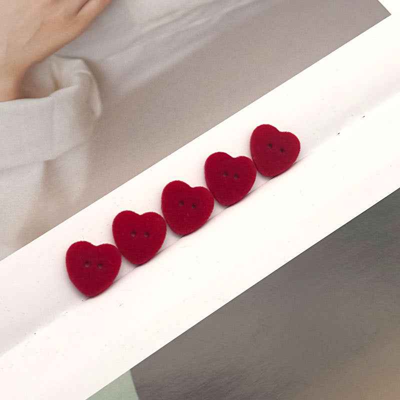 Heart-shaped 2-hole velvet resin buttons, red hearts with two holes each