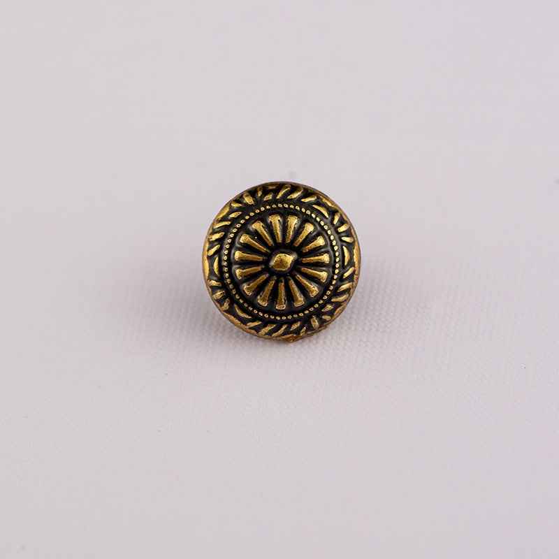 Botón de camisa 10mm bronce antiguo con grabado tipo sol y nervaduras