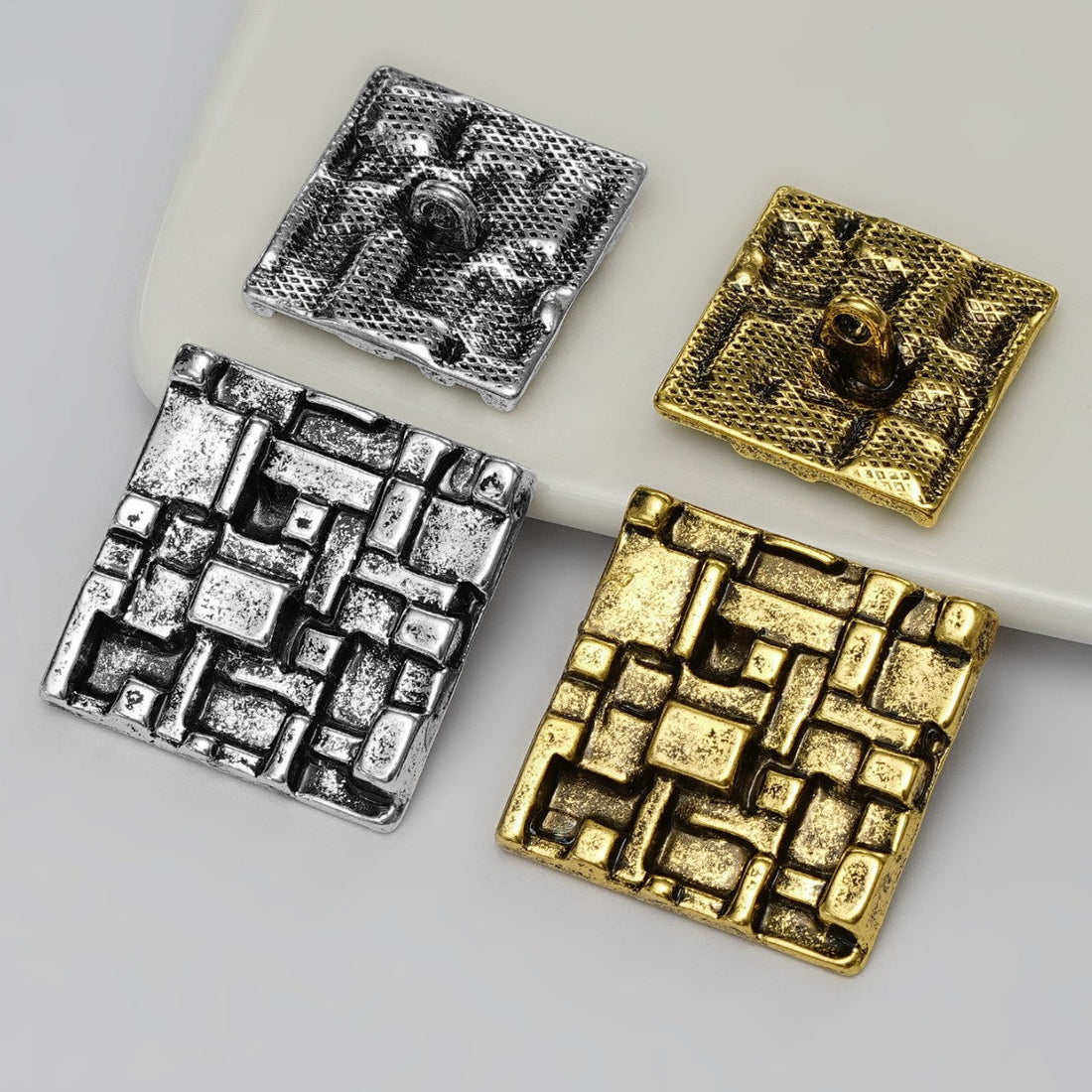 Metallknöpfe mit Vintage-QR-Code Muster, quadratisch, silberfarben und goldfarben