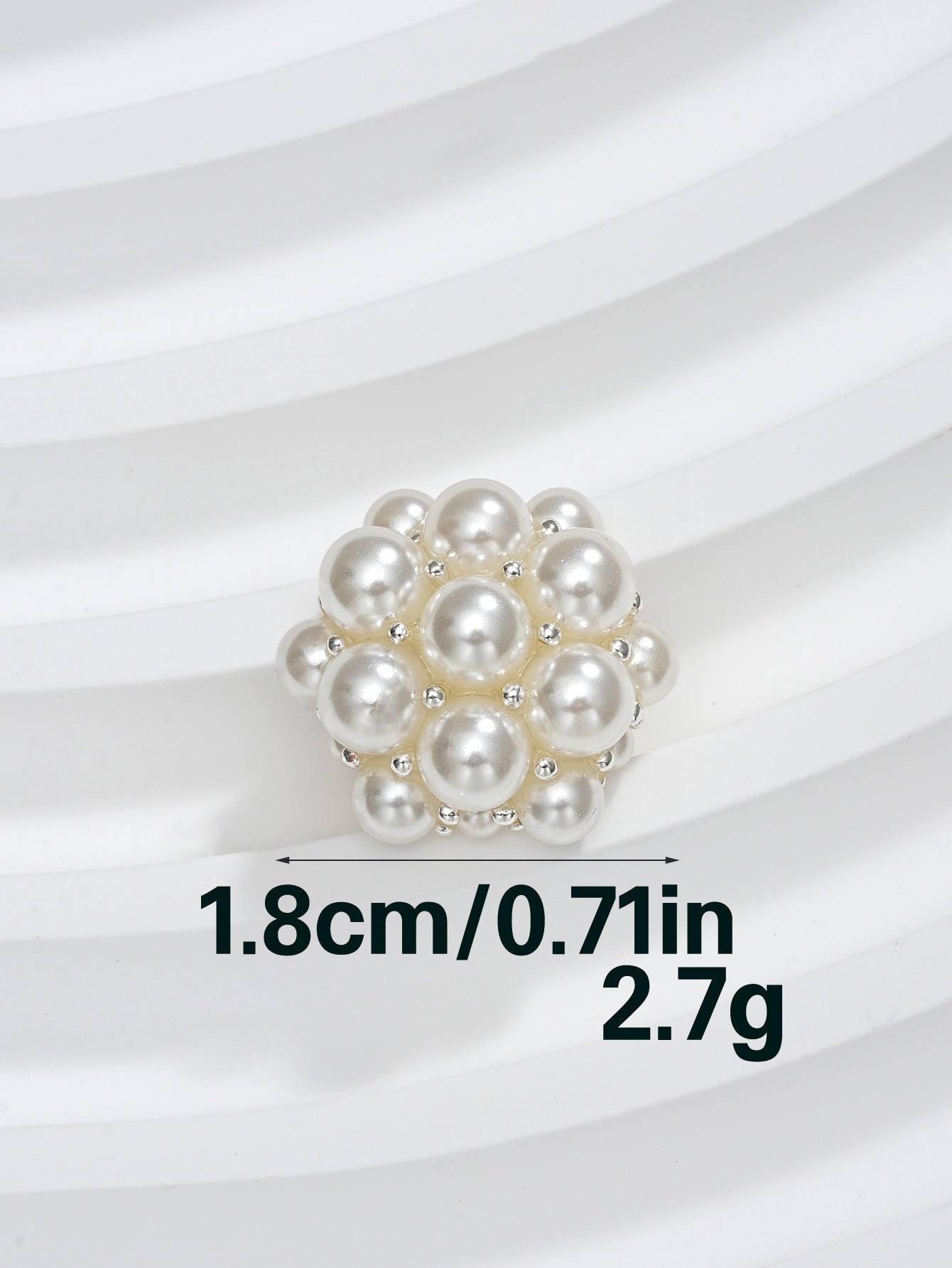 Blumige Zierknöpfe mit 3D Perlen und Strasspunkten, weiß, ca. 1.8 cm