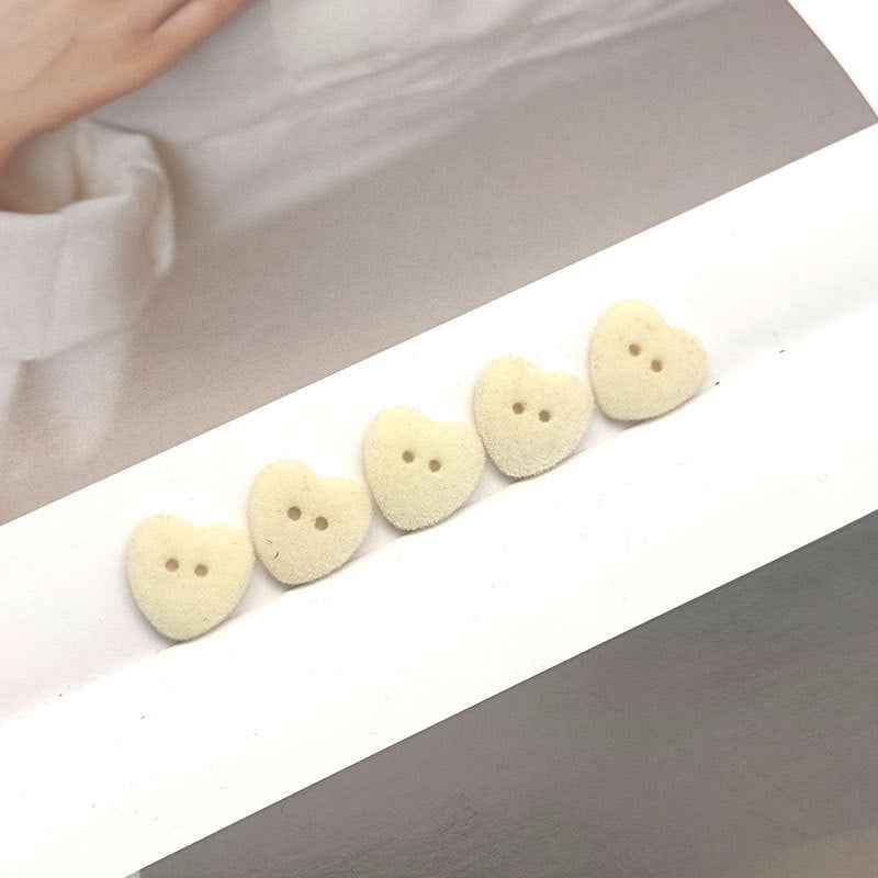 Heart-shaped 2-hole velvet resin buttons, cream hearts with two holes each