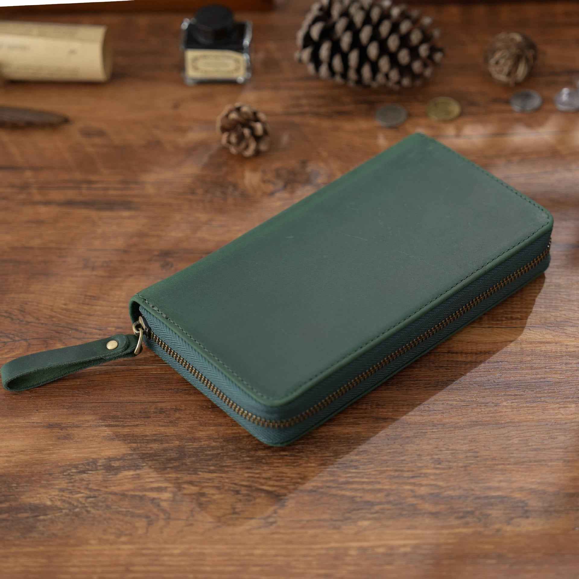 Leather Weeks Cover with Zipper – Pen Organizer & Notebook Sleeve Green