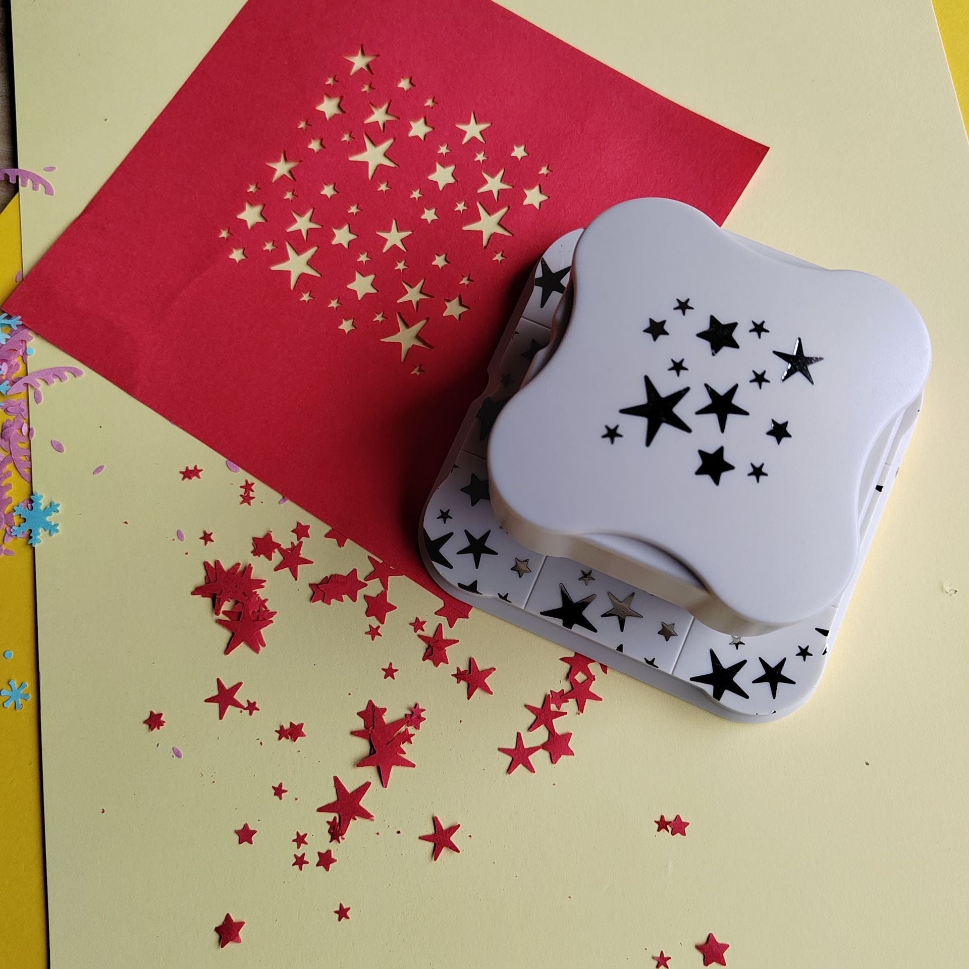 Decorative Edge Punch & Scrapbooking Stencil Cutter for Paper Crafting Star