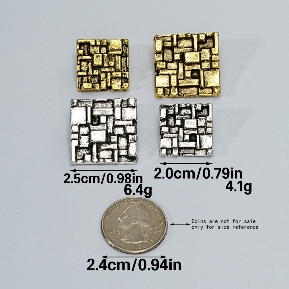 Vier Metallknöpfe mit Vintage-QR-Code Muster, silber und gold, 2,0/2,5 cm