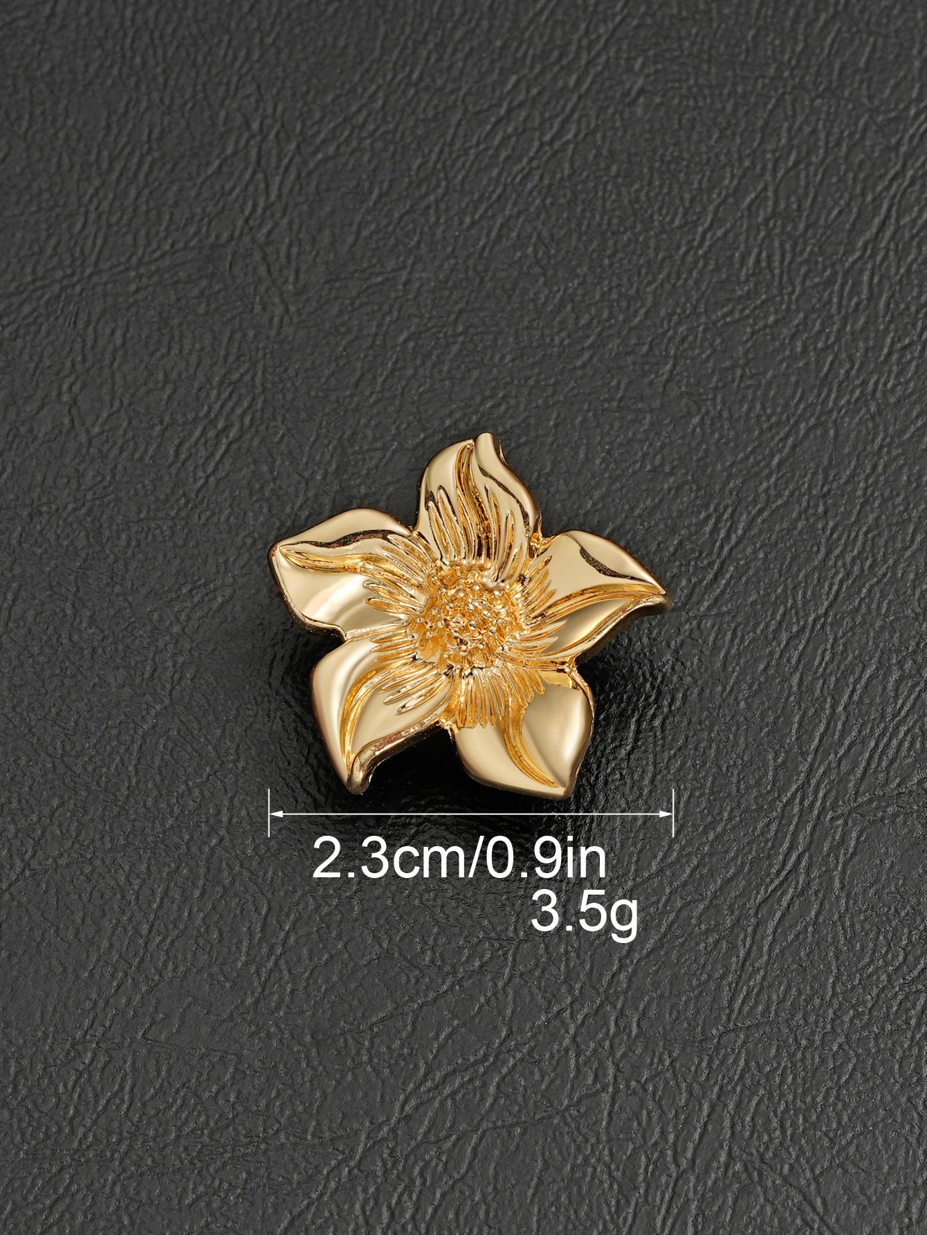 Goldfarbener floraler Schaftknopf, ca. 2,3 cm, Vorderansicht