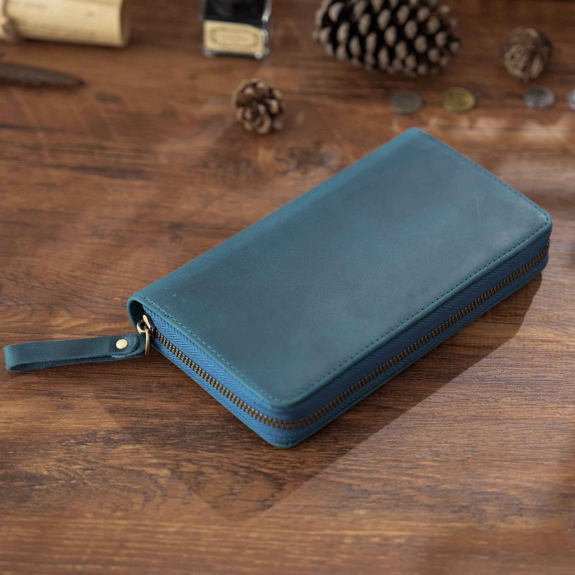 Leather Weeks Cover with Zipper – Pen Organizer & Notebook Sleeve Blue