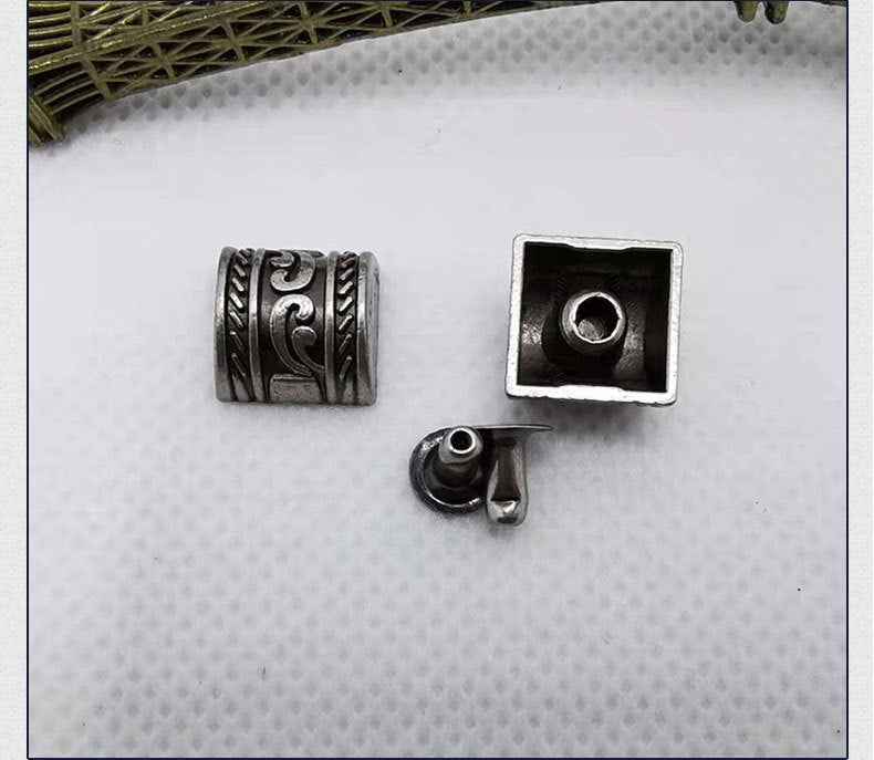 Kreuzblumen-Nieten, silberfarbene Ringe und Kreuzmotive, 30er Pack