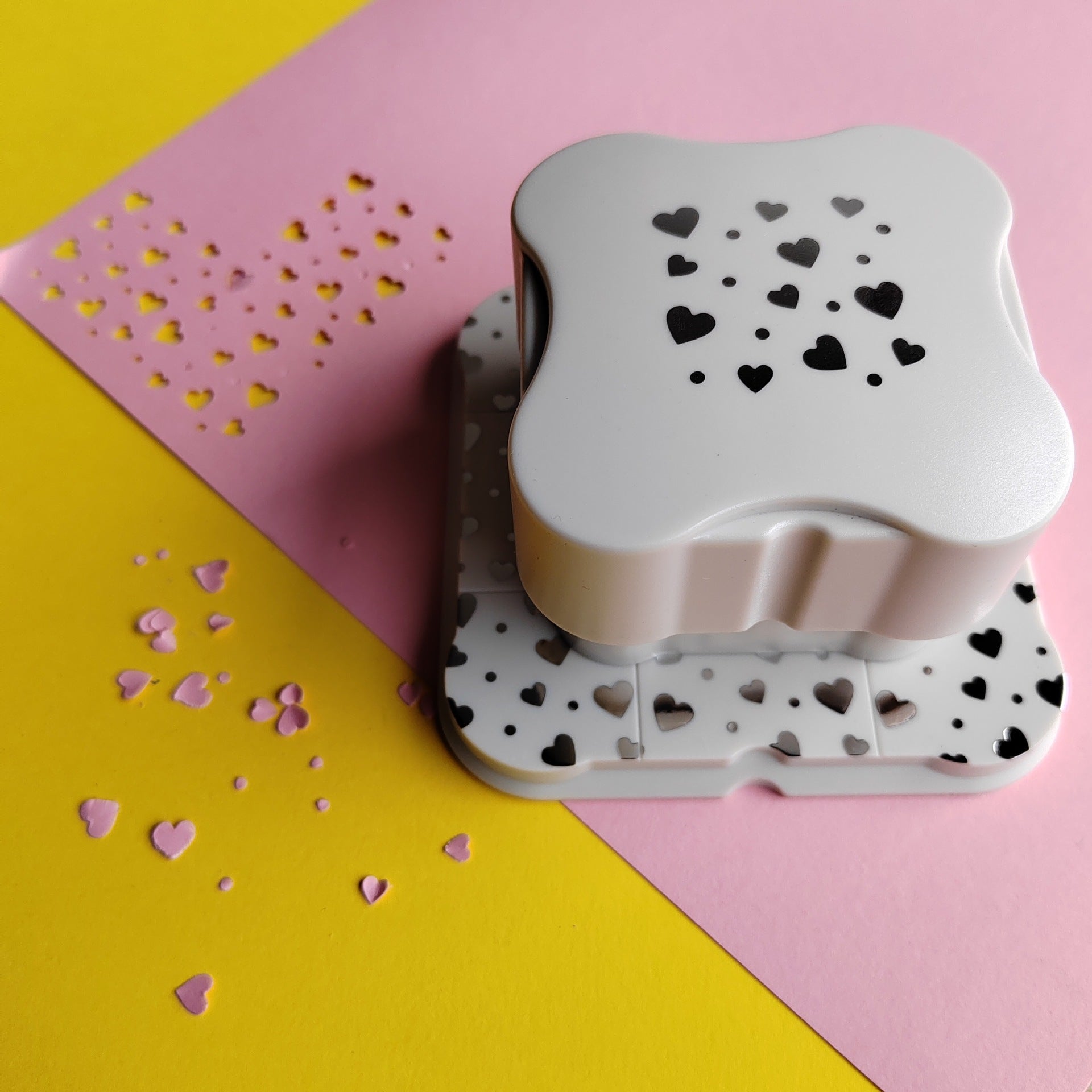 Decorative Edge Punch & Scrapbooking Stencil Cutter for Paper Crafting Heart