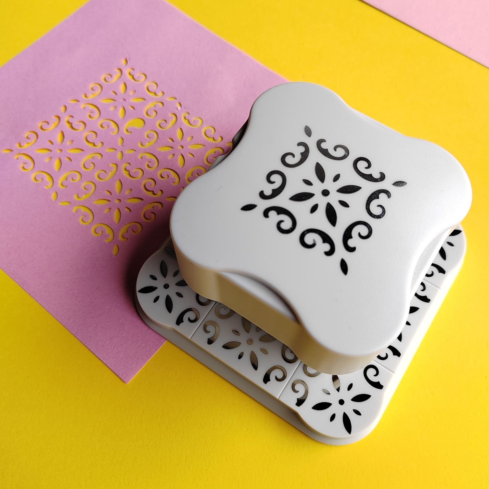 Decorative Edge Punch & Scrapbooking Stencil Cutter for Paper Crafting Lace